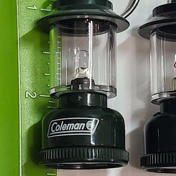 Set of 2 Coleman Vintage Miniature Lantern - Picture 3 of 5